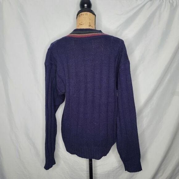 Vintage Navy Blue V-neck Unisex Shetland Wool Sweater - Picture 4 of 14
